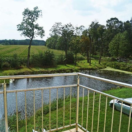 Dwor Dluzniewo Bed and Breakfast Esterno foto